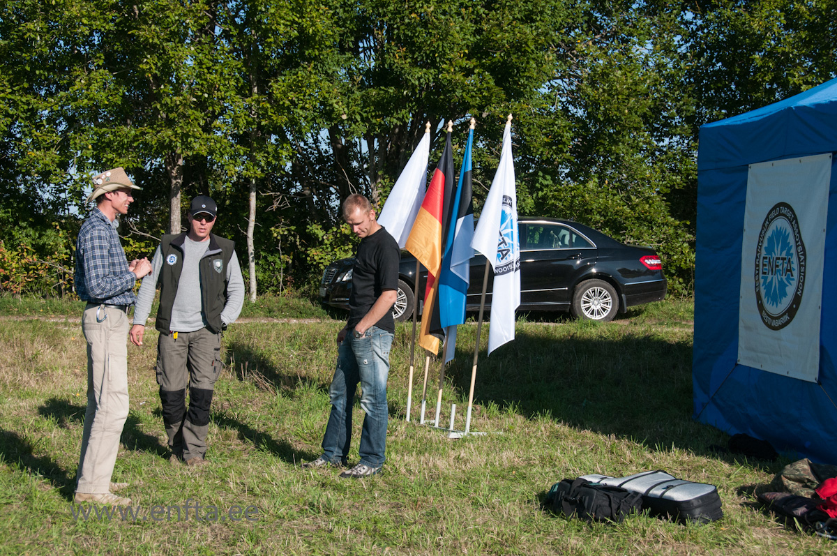 Some of the guys already finished with first day and having a little chat